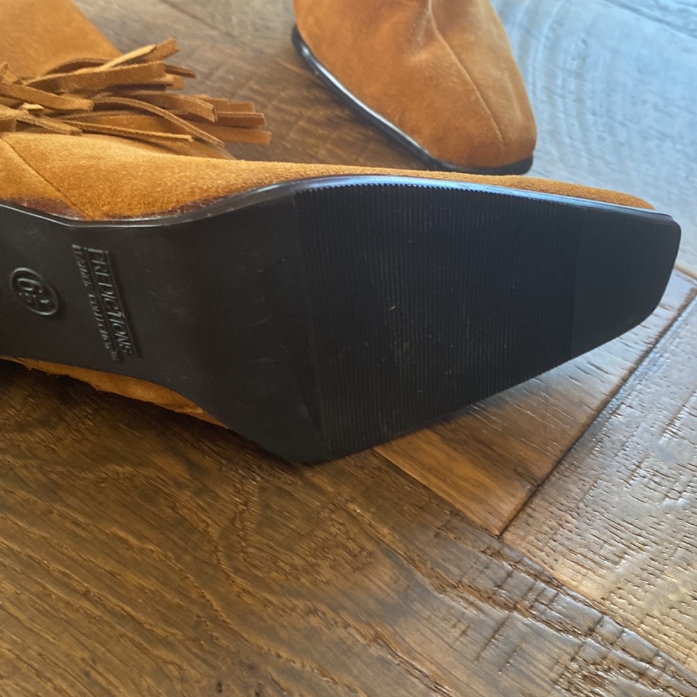 NWOT festival suede fringe festival boots - Picture 4 of 7
